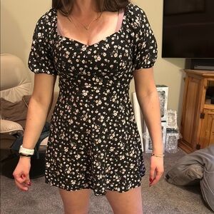 Forever 21 Black and White Puff Sleeve Mini Sundress